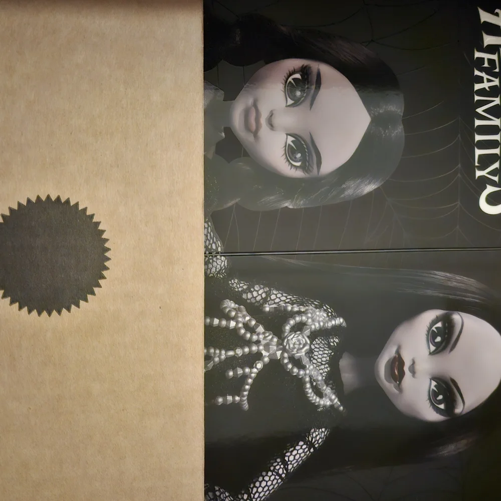 Addams Family Wednesday & Morticia Doll Set Mattel Monster High - Picture 6 of 6